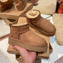 Load image into Gallery viewer, Anti-skid Sheepskin Snow Boots